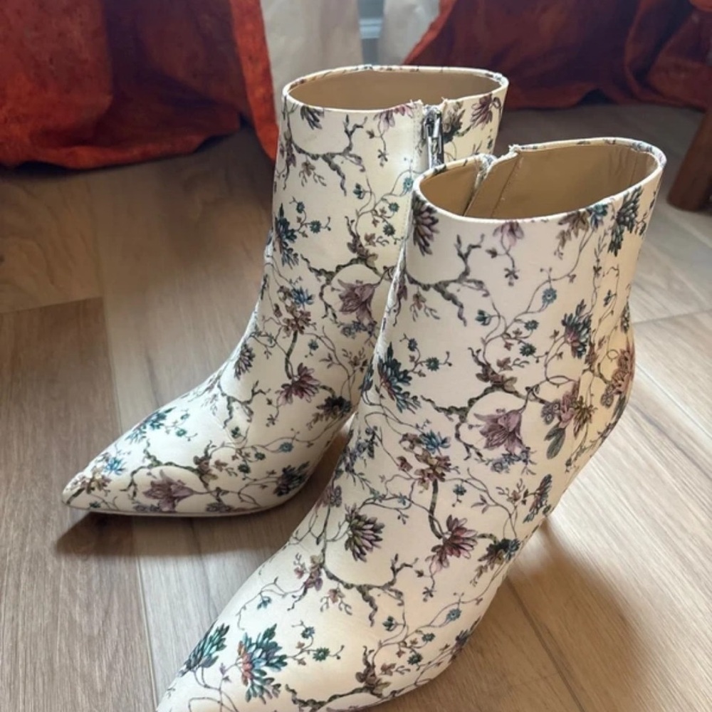ANTONIO MELANI Floral Cream Ankle Booties